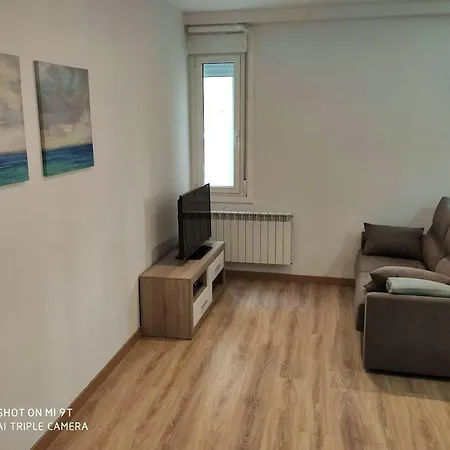 2 Bedrooms With Wifi At Ourense